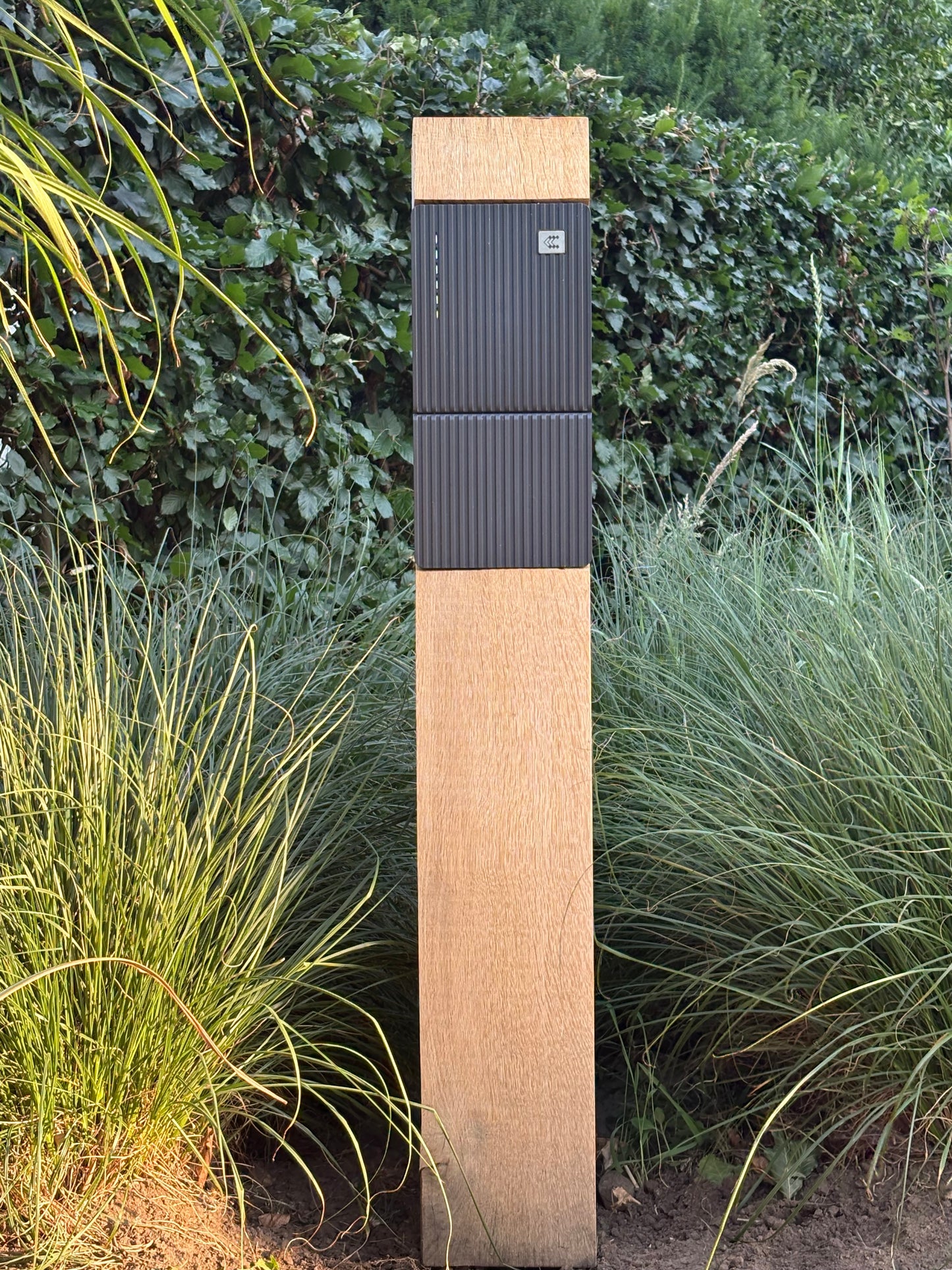 Massief eikenhouten laadpaal