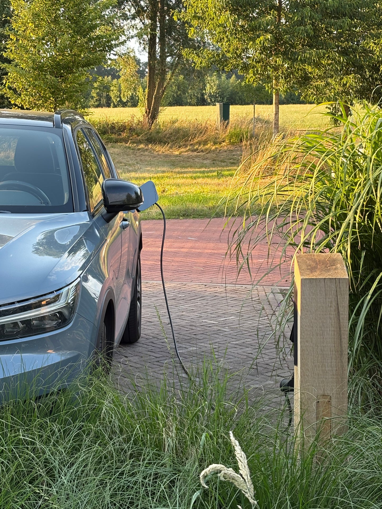 Massief eikenhouten laadpaal